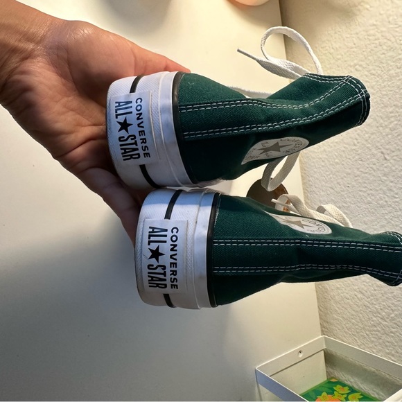 Size 7.5 women’s platform green converse - Picture 8 of 9